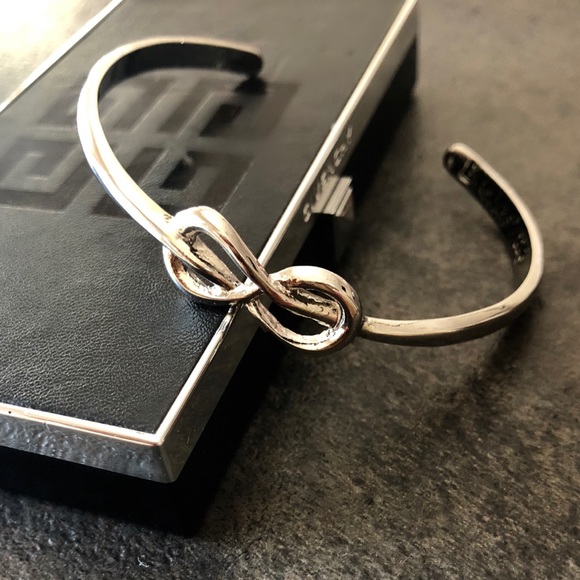 Jewelry - ✨Silver Infinity Bracelet ✨